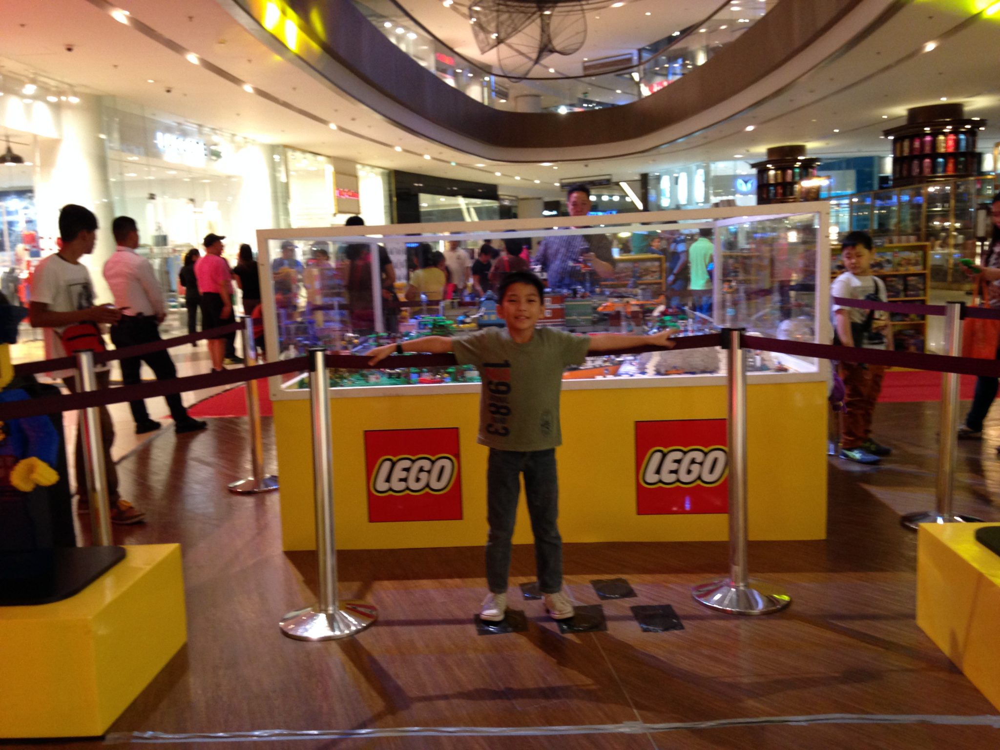Lego-building-competition