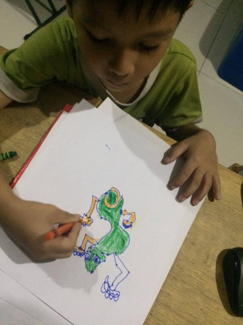 kid-drawing-gecko