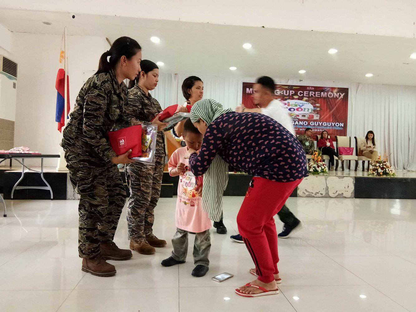 soldiers-marawi-mommybloggers
