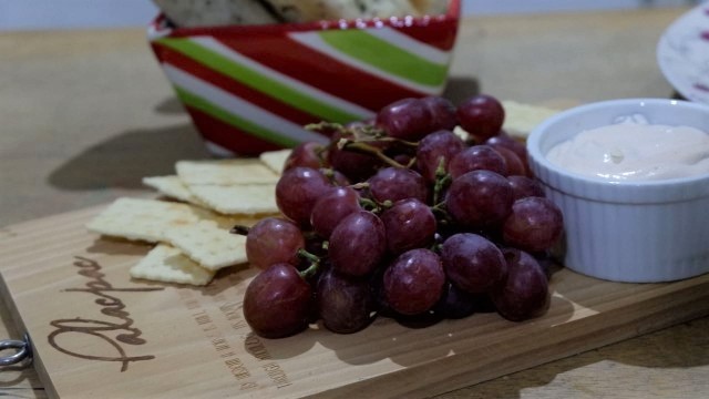grapes-cheese-dip