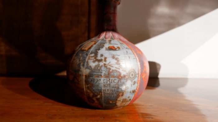 globe-water-flask