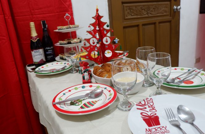 Christmas-table-setting