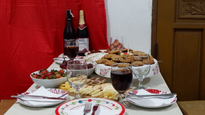 christmas-table-spread