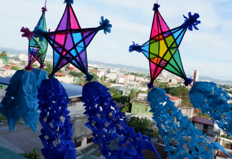 Traditional Filipino Parol (Christmas Lanterns) Fully Housewifed The