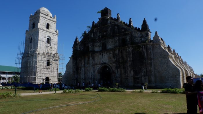 Paoay-church-tour